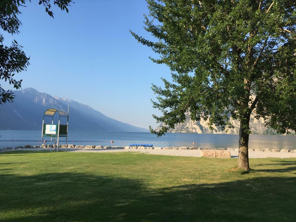 Appartamento Al Lago Рива дел Гарда Екстериор снимка