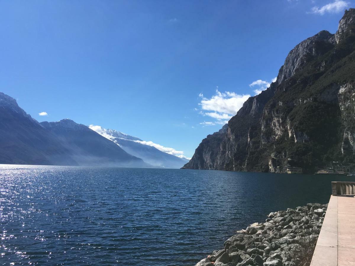 Appartamento Al Lago Рива дел Гарда Екстериор снимка