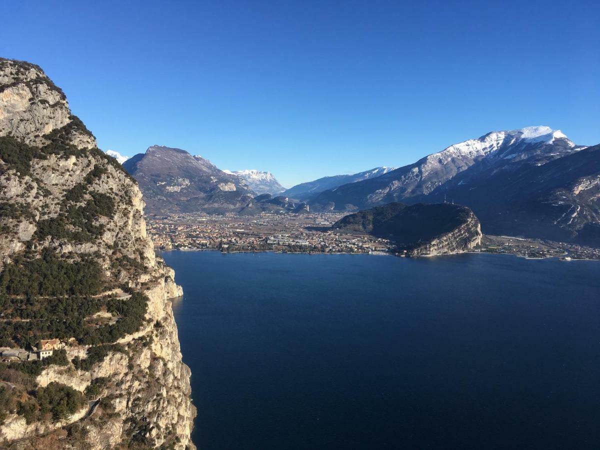 Appartamento Al Lago Рива дел Гарда Екстериор снимка